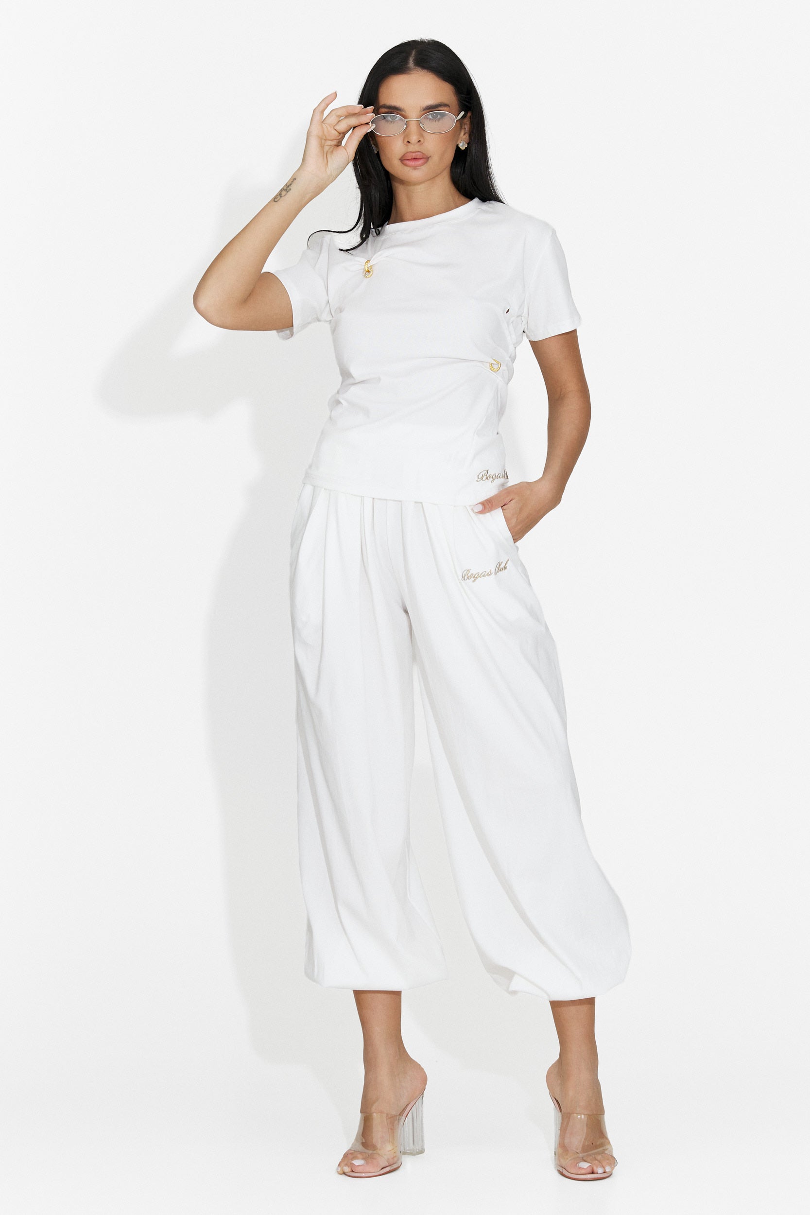 Tailleur da Donna di Leah Bogas con Pantaloni Bianchi