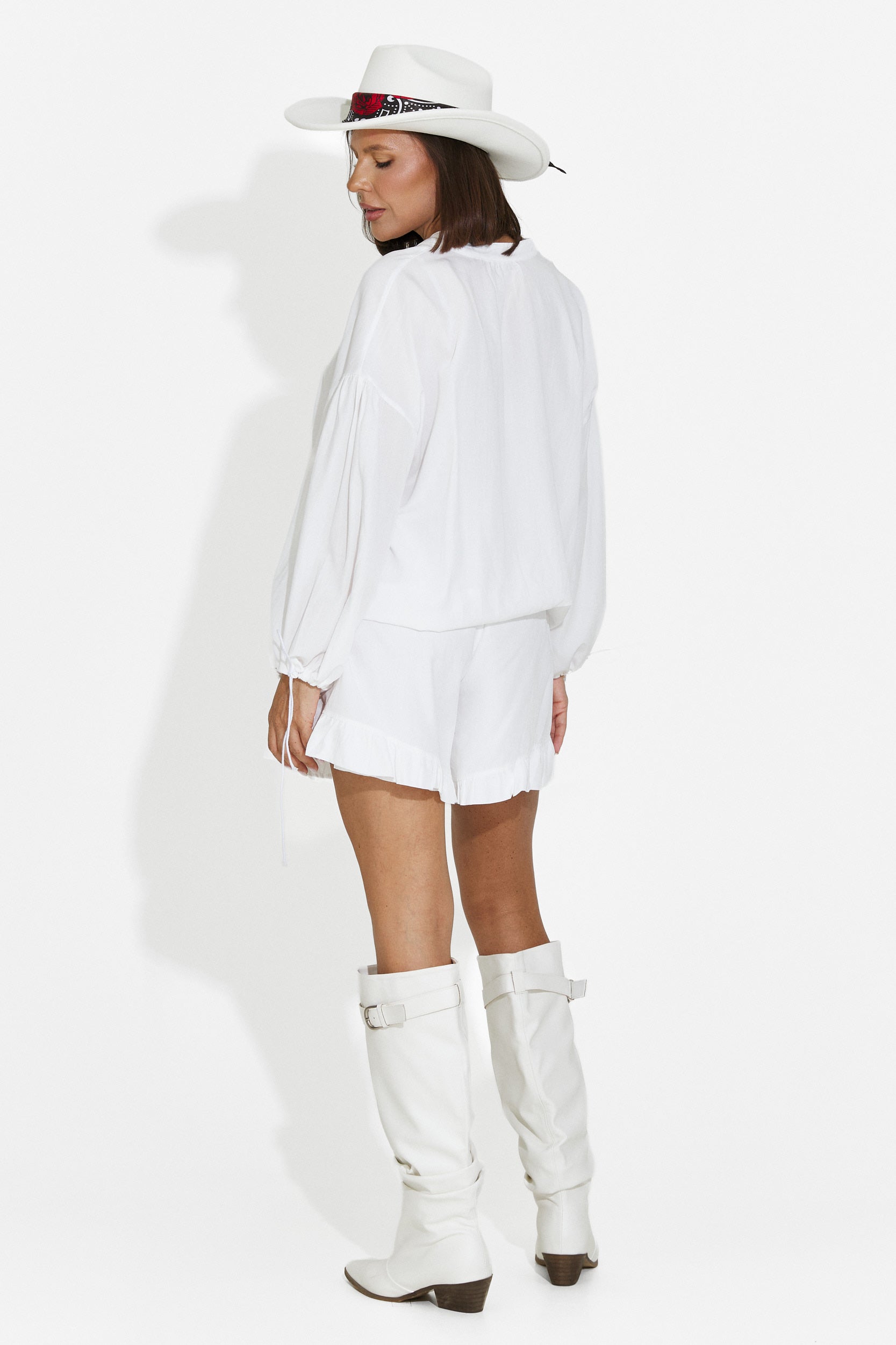 Completo donna con pantaloncini bianco Ruxanda Bogas
