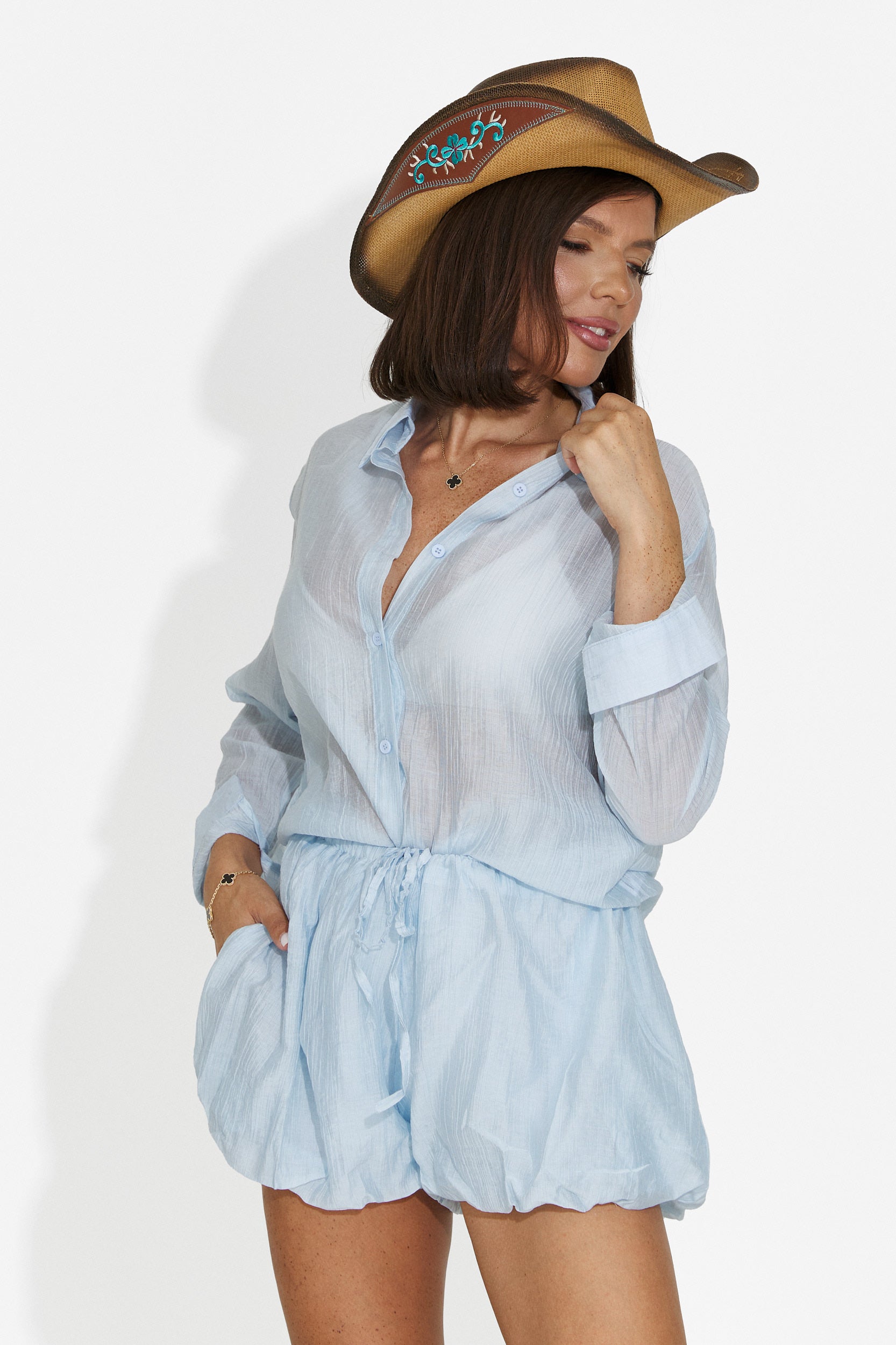 Completo donna con pantaloncini azzurro Axelia Bogas