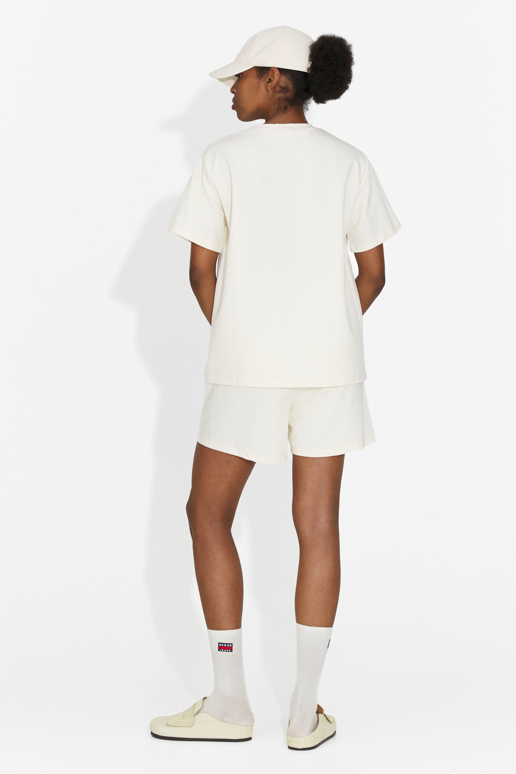 Set da Donna di Marva Bogas con Shorts Gialli