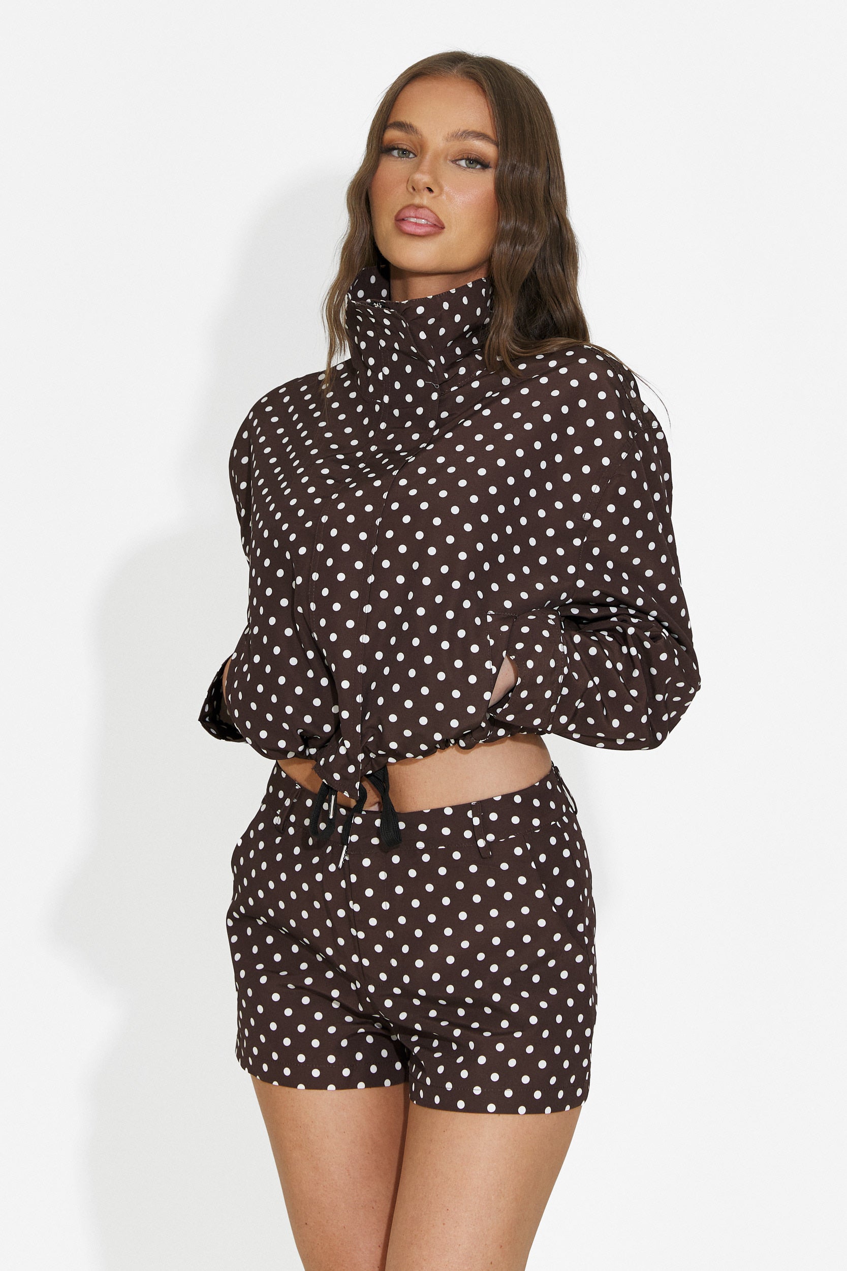 Completo donna giacca + pantaloni corti marrone Analysa Bogas