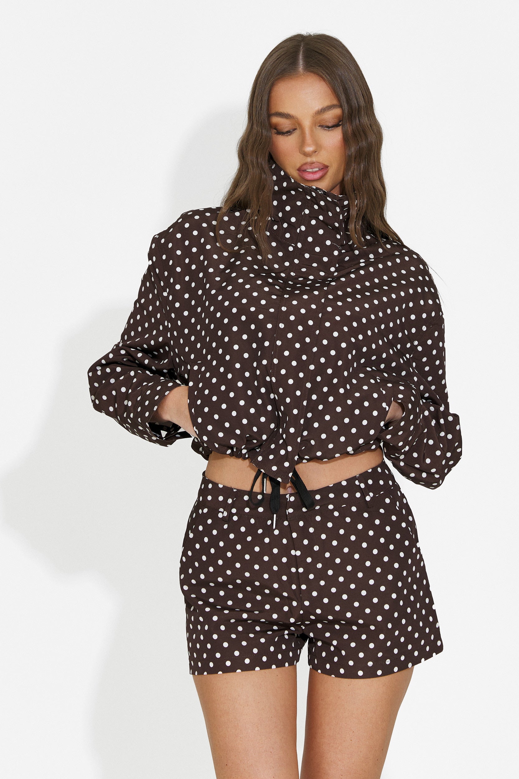 Completo donna giacca + pantaloni corti marrone Analysa Bogas