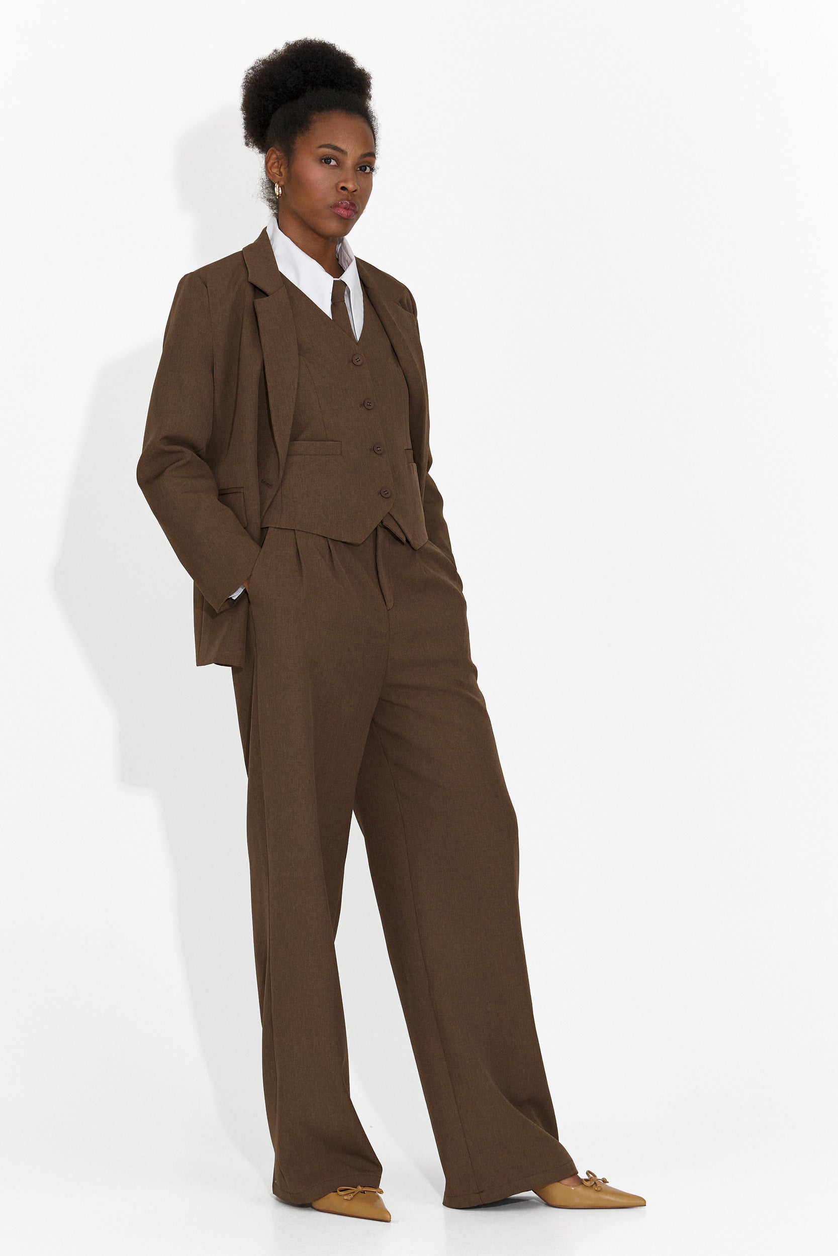 4 Pezzi Completo Pantaloni + Gilet + Giacca + Cravatta Marrone