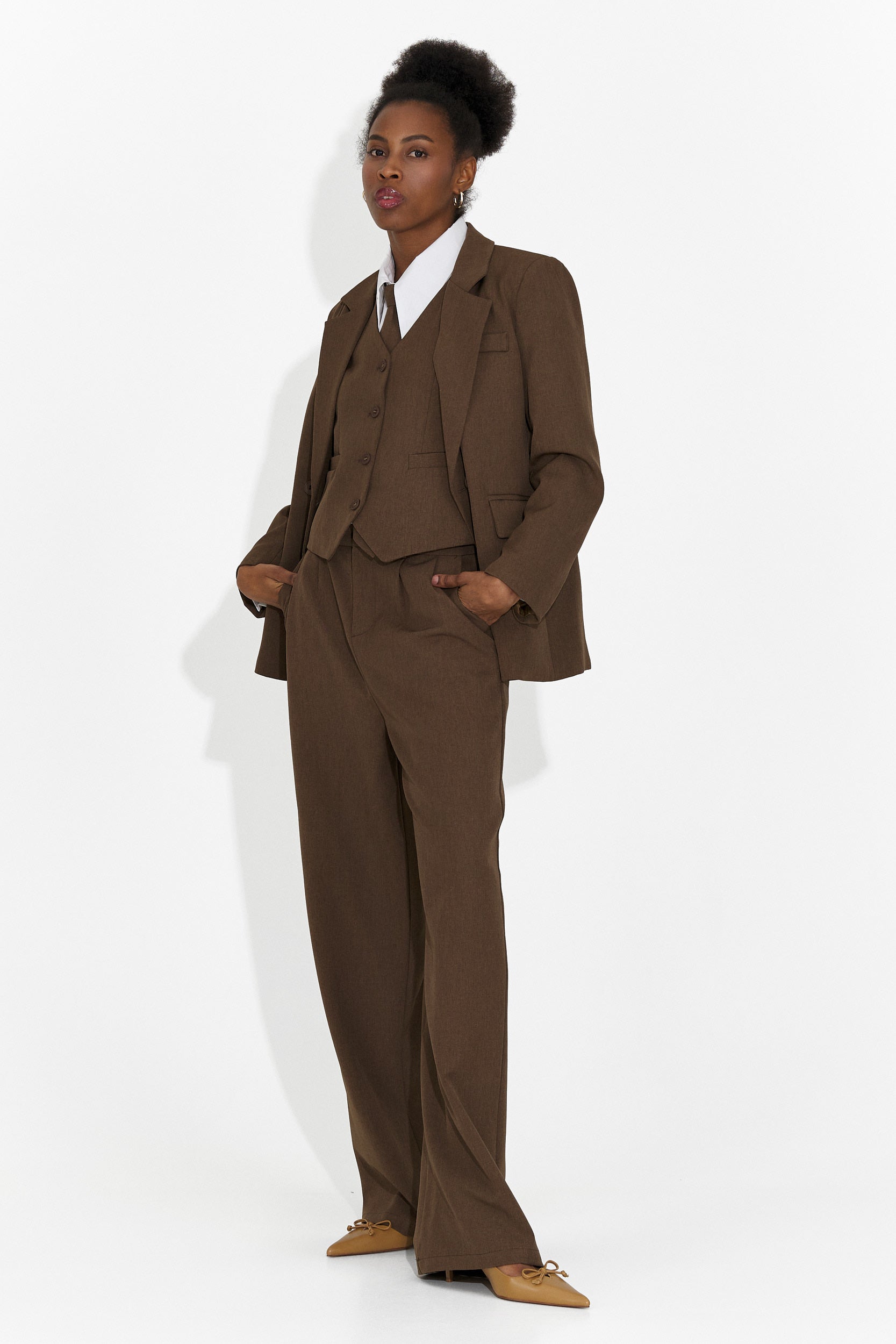 4 Pezzi Completo Pantaloni + Gilet + Giacca + Cravatta Marrone