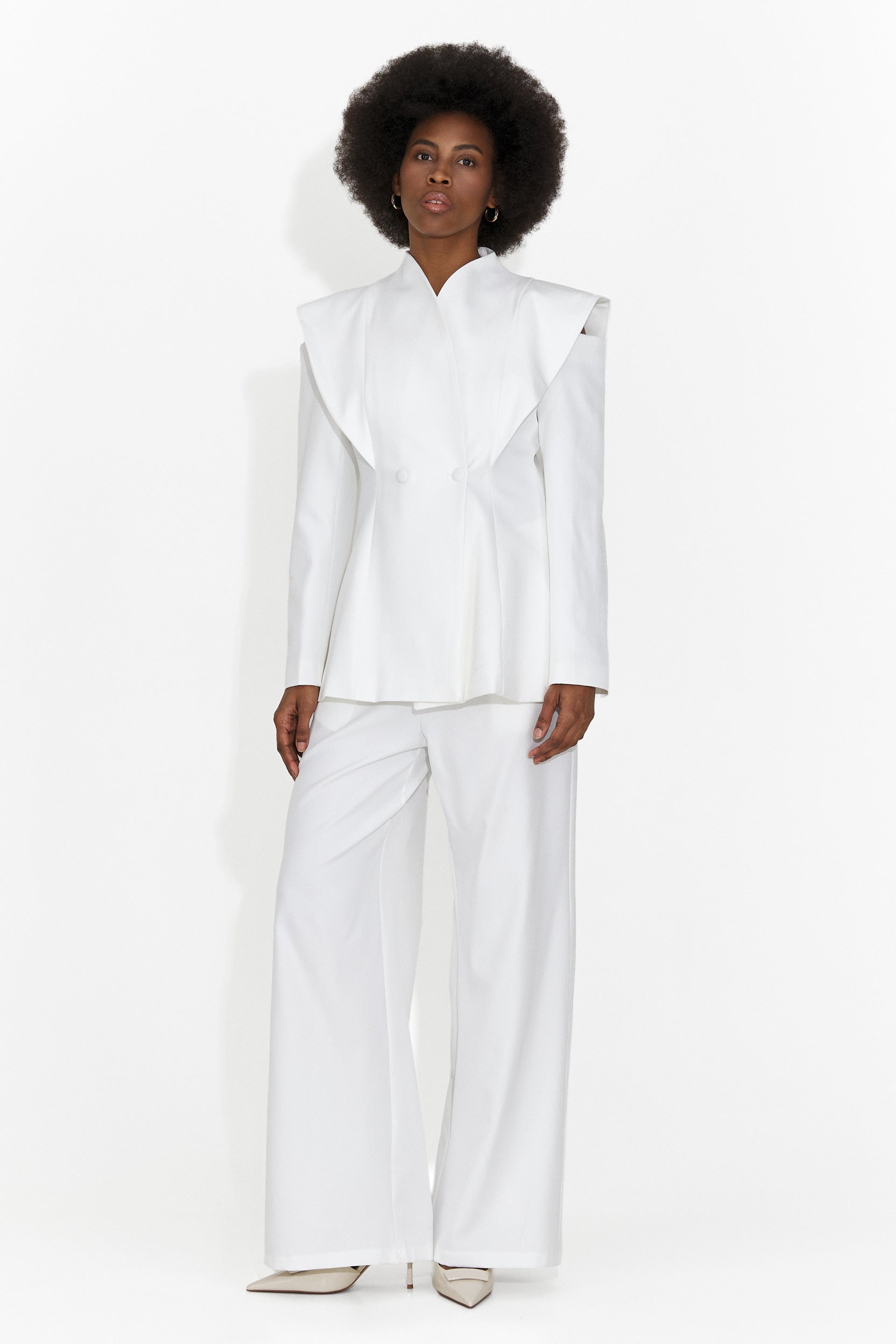 Elegante Completo Bianco da Donna di Latefa Bogas