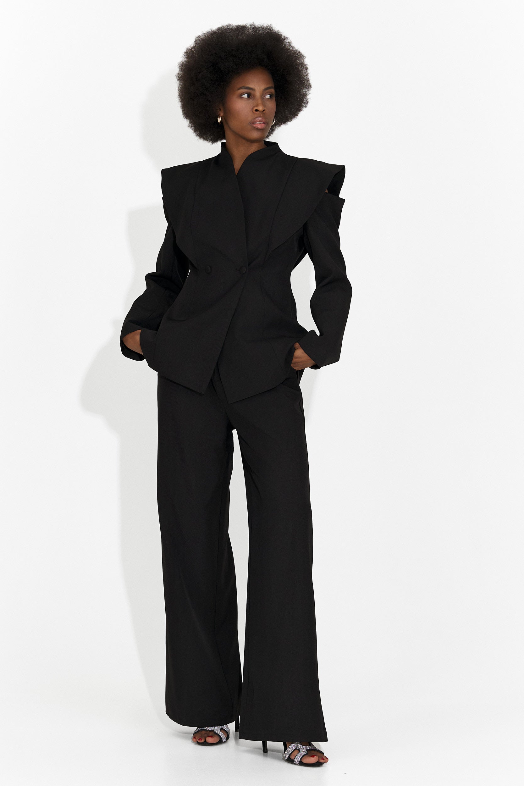 Elegante tailleur nero da donna Latefa Bogas