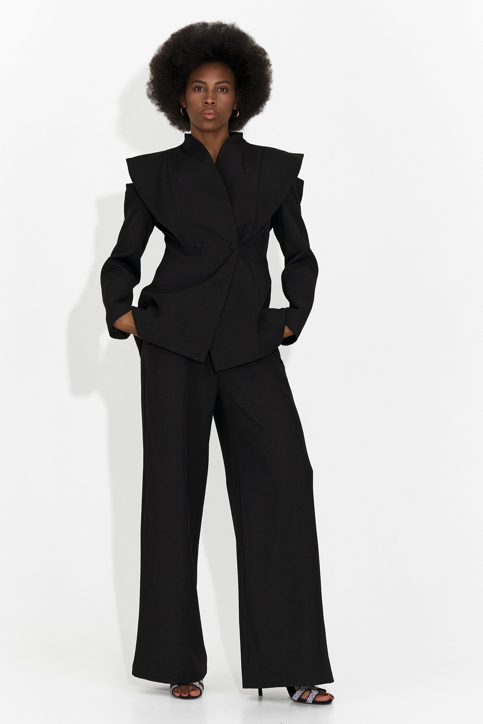 Elegante tailleur nero da donna Latefa Bogas