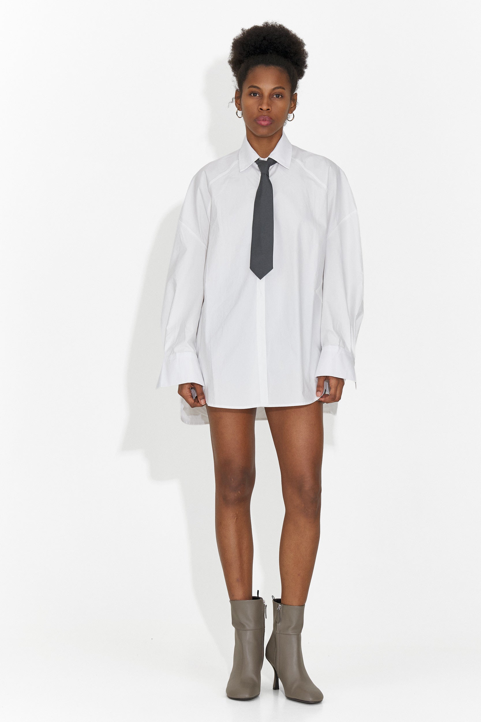 Cravatta da Donna Grigia di Sindia Bogas