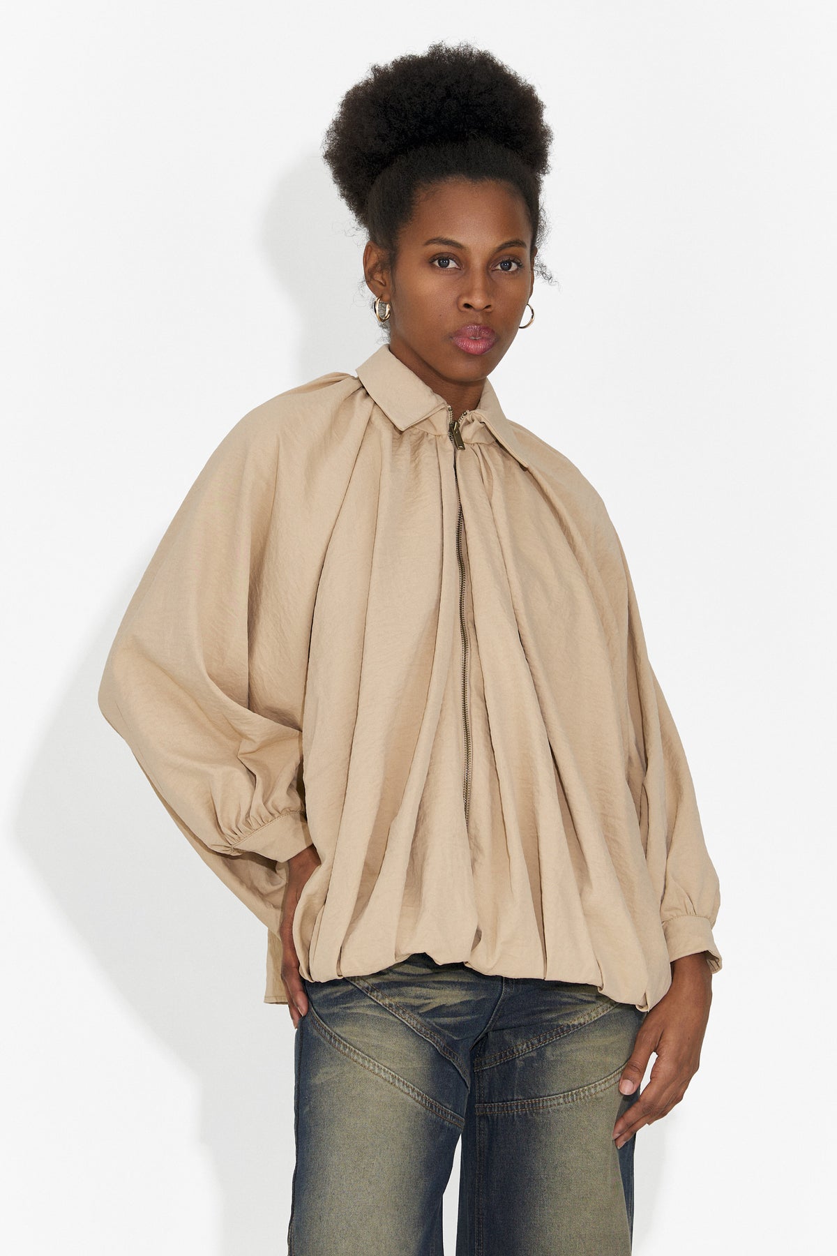 Giacca casual da donna beige Yasminia Bogas, immagine 1 di 4