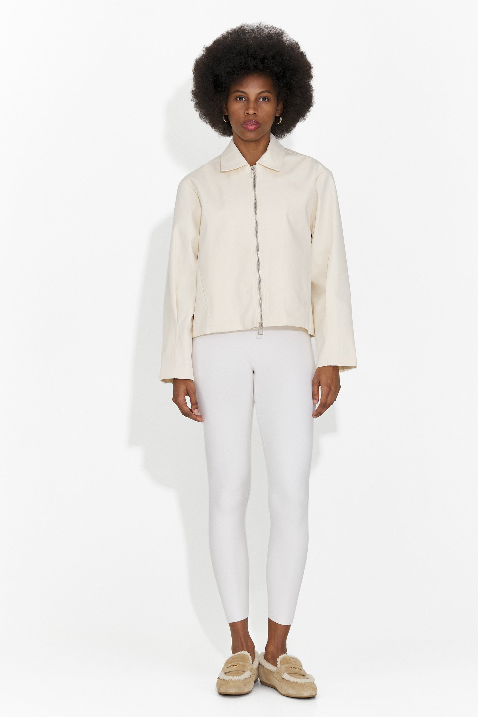 Elegante Giacca da Donna in Crema di Comino Bogas