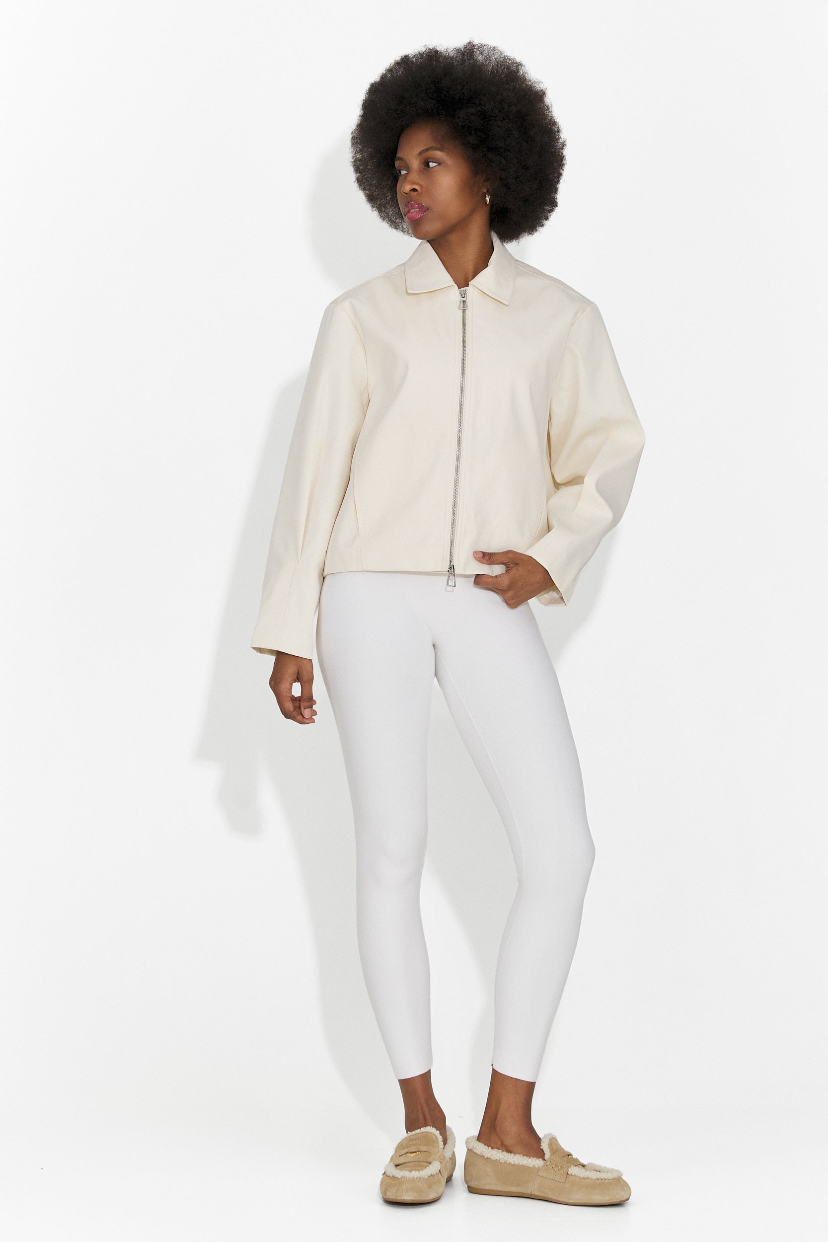 Elegante Giacca da Donna in Crema di Comino Bogas
