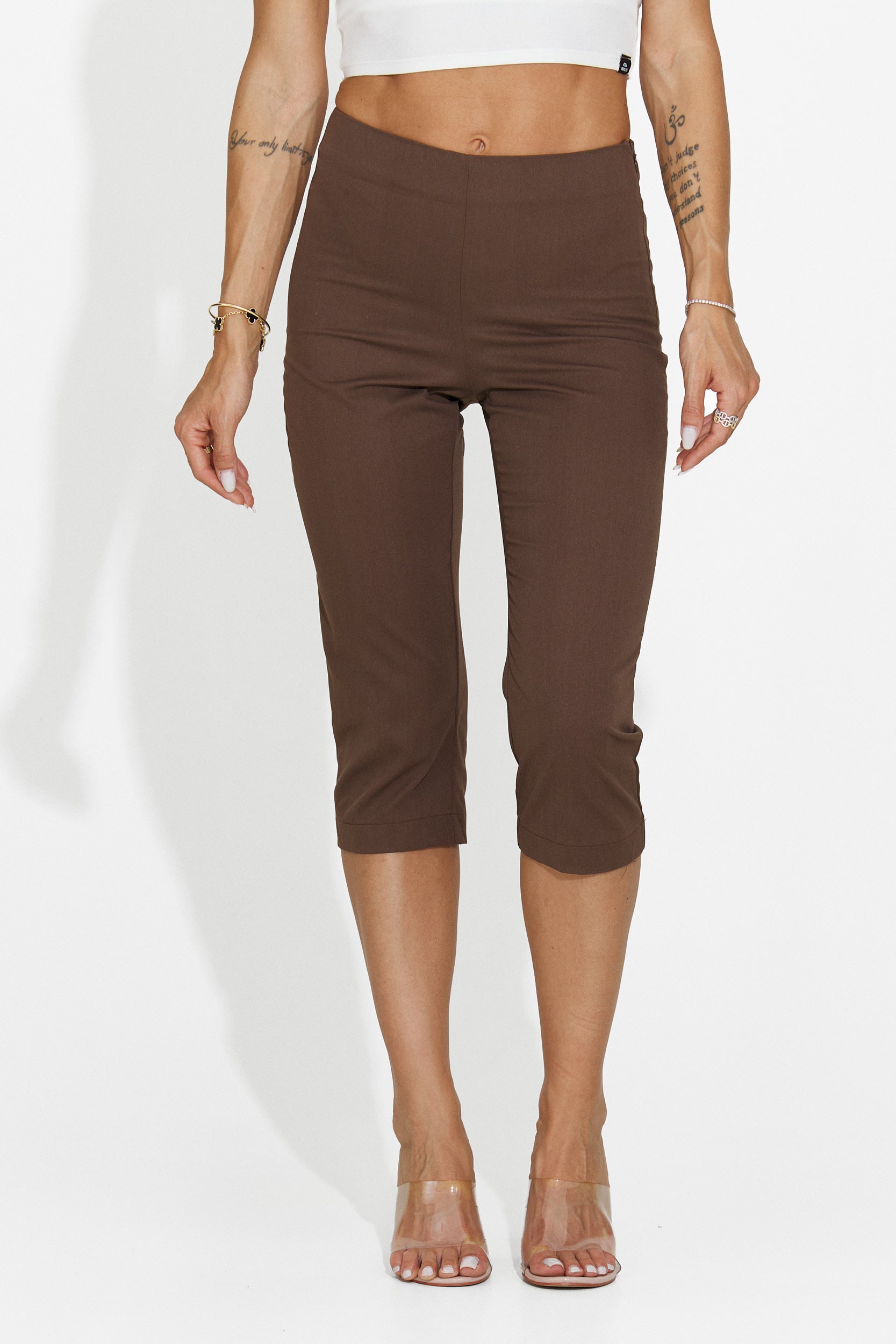 Pantaloni capri da donna marroni Aspazia Bogas