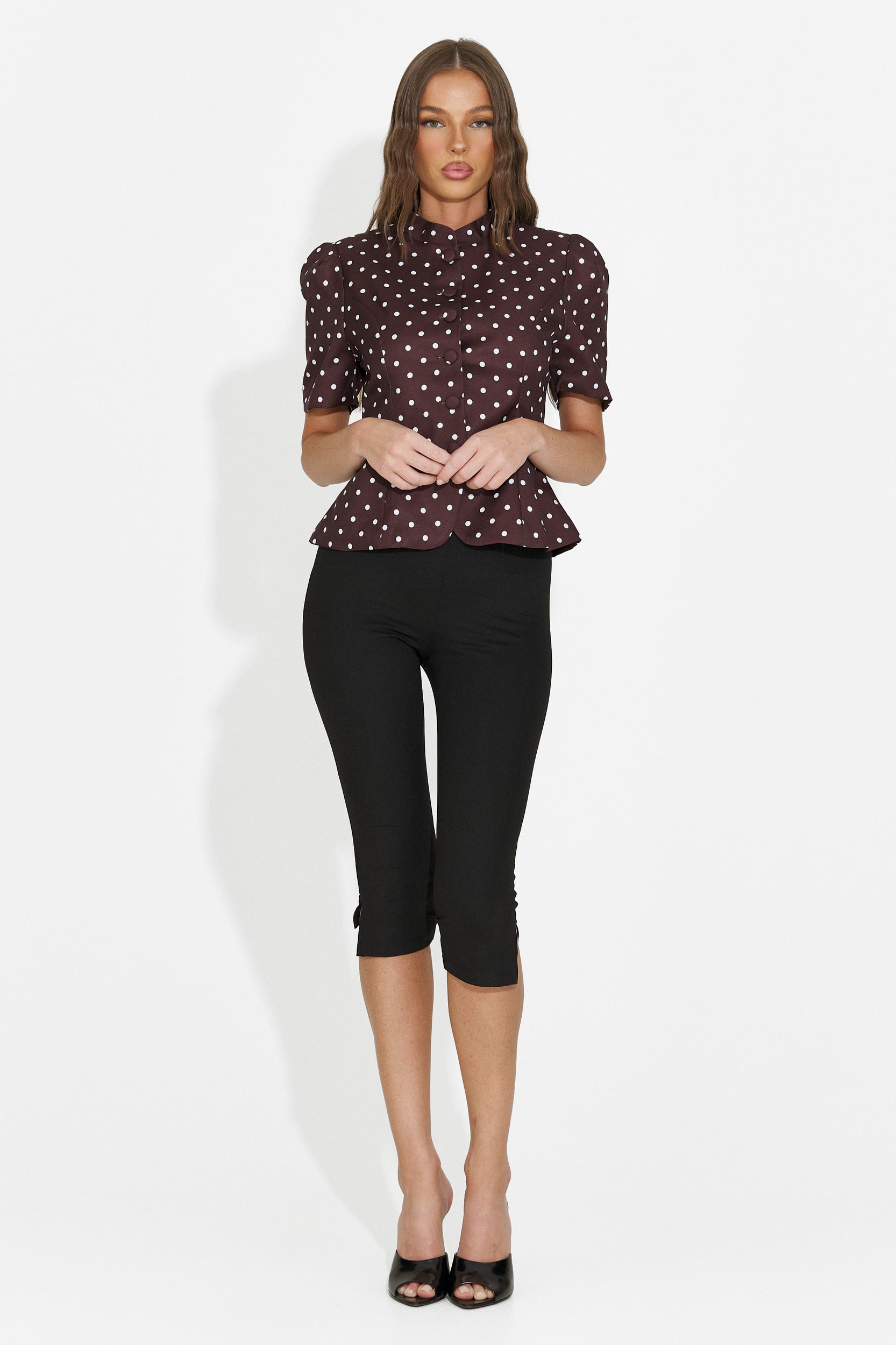 Pantaloni donna capri neri Nedenia Bogas