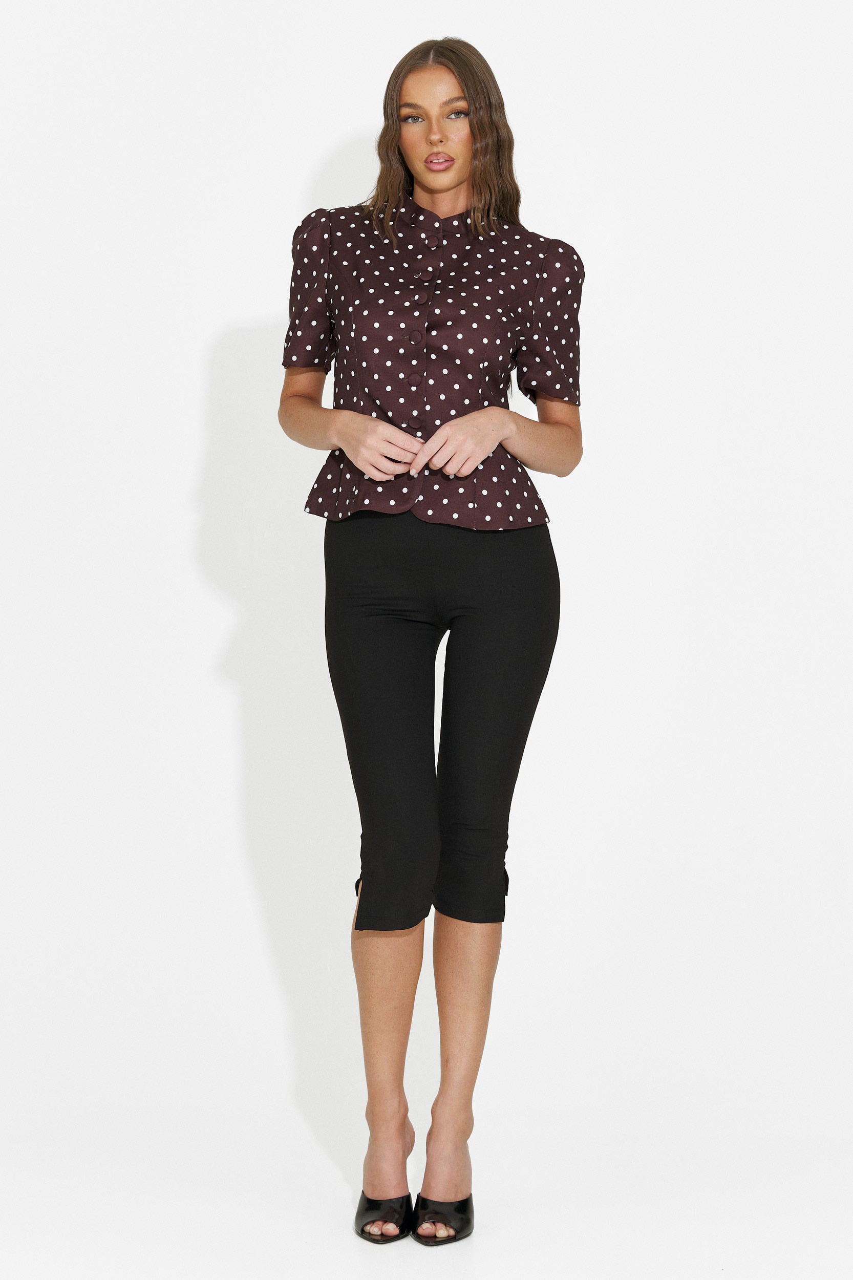 Pantaloni donna capri neri Nedenia Bogas