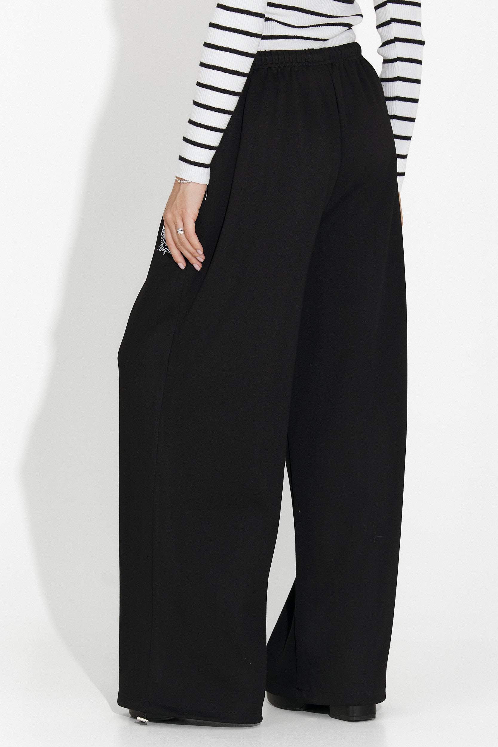 Pantaloni Casual Neri da Donna di Novirene Bogas