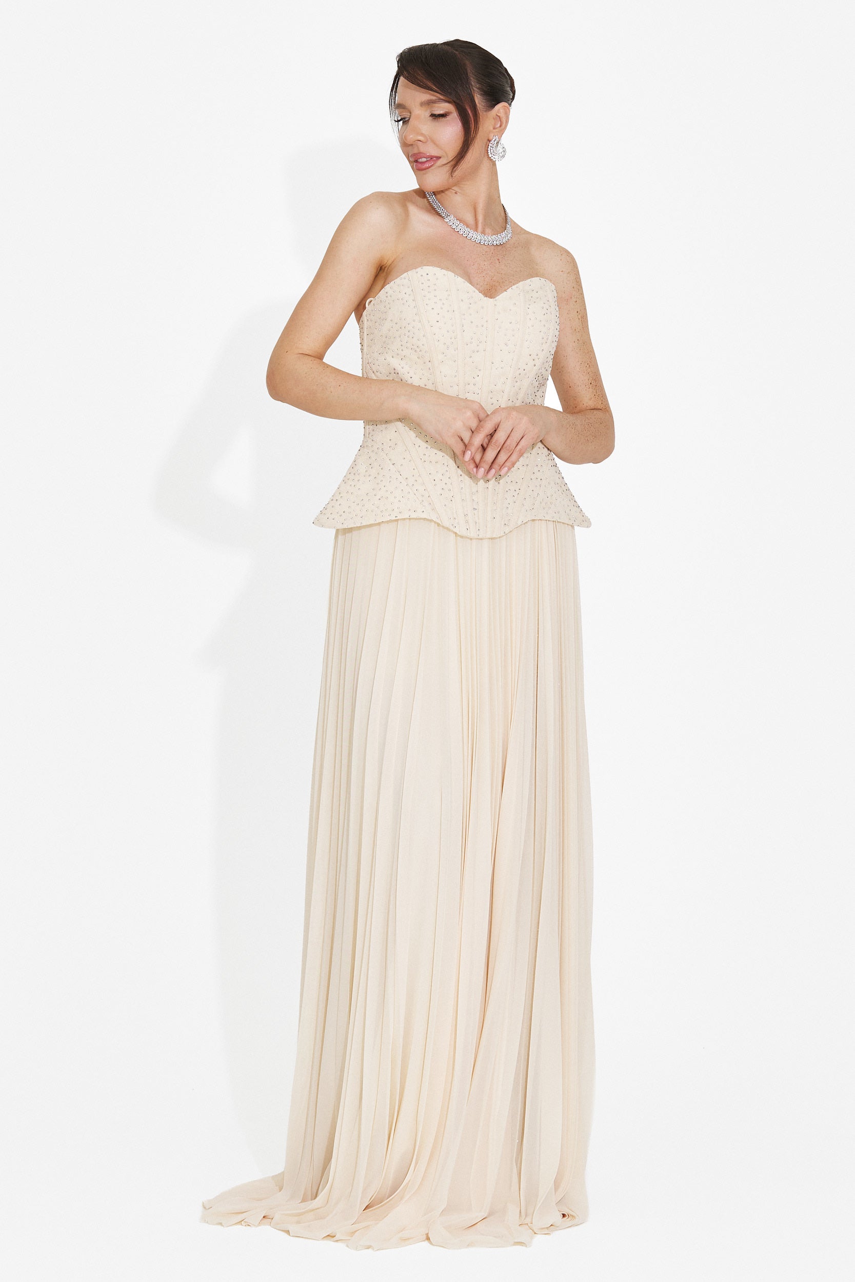 Lungo Vestito Beige da Donna di Mivea Bogas
