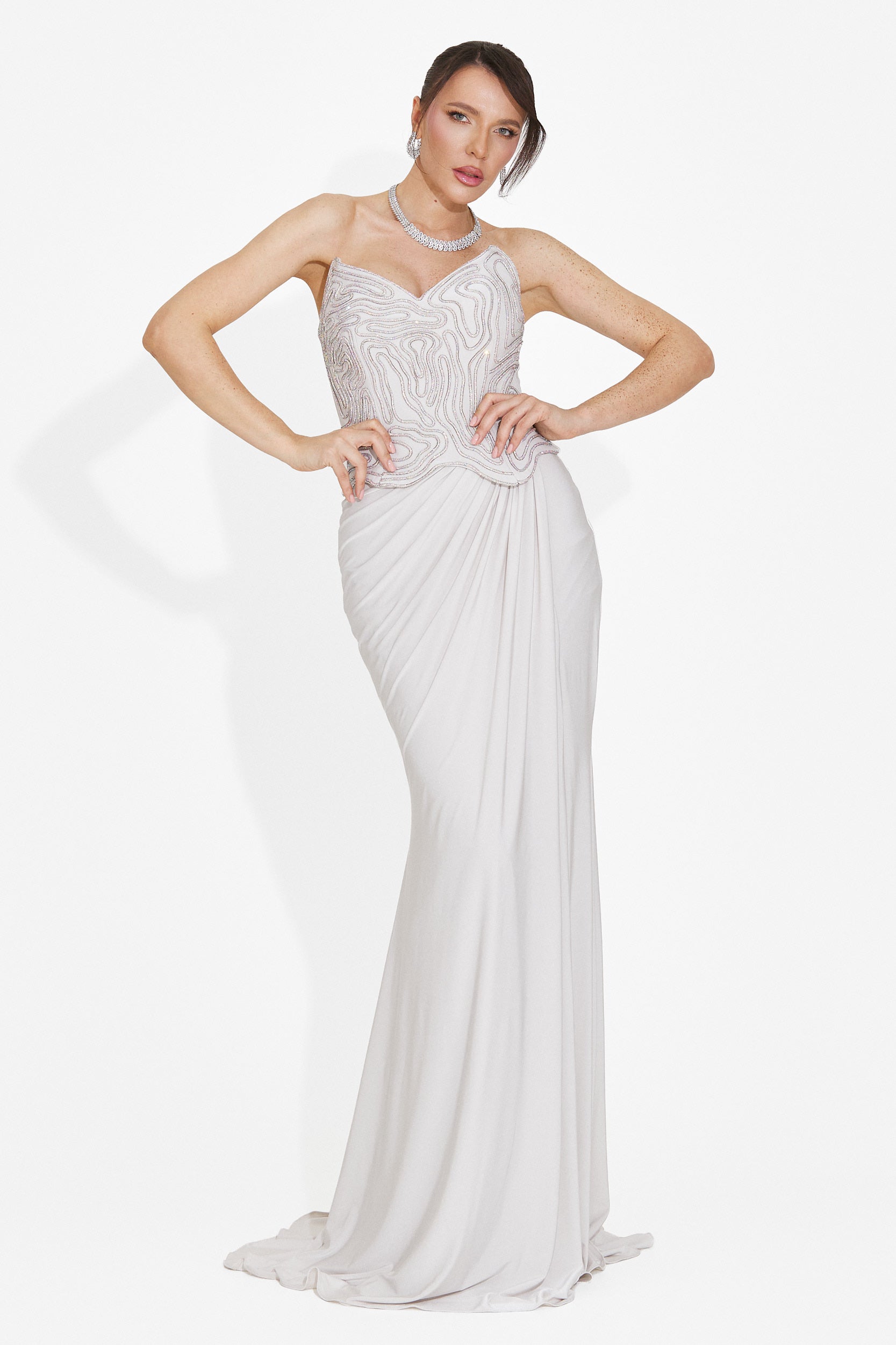 Lungo Vestito Grigio da Donna di Baty Bogas