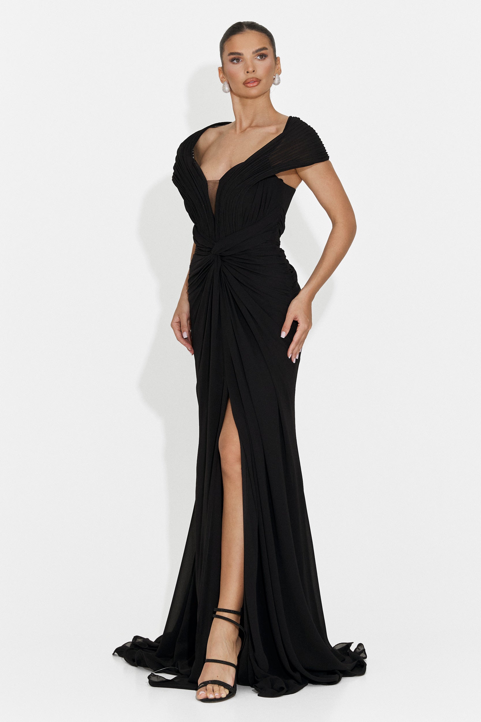Lungo Vestito Nero da Donna di Emilia Bogas