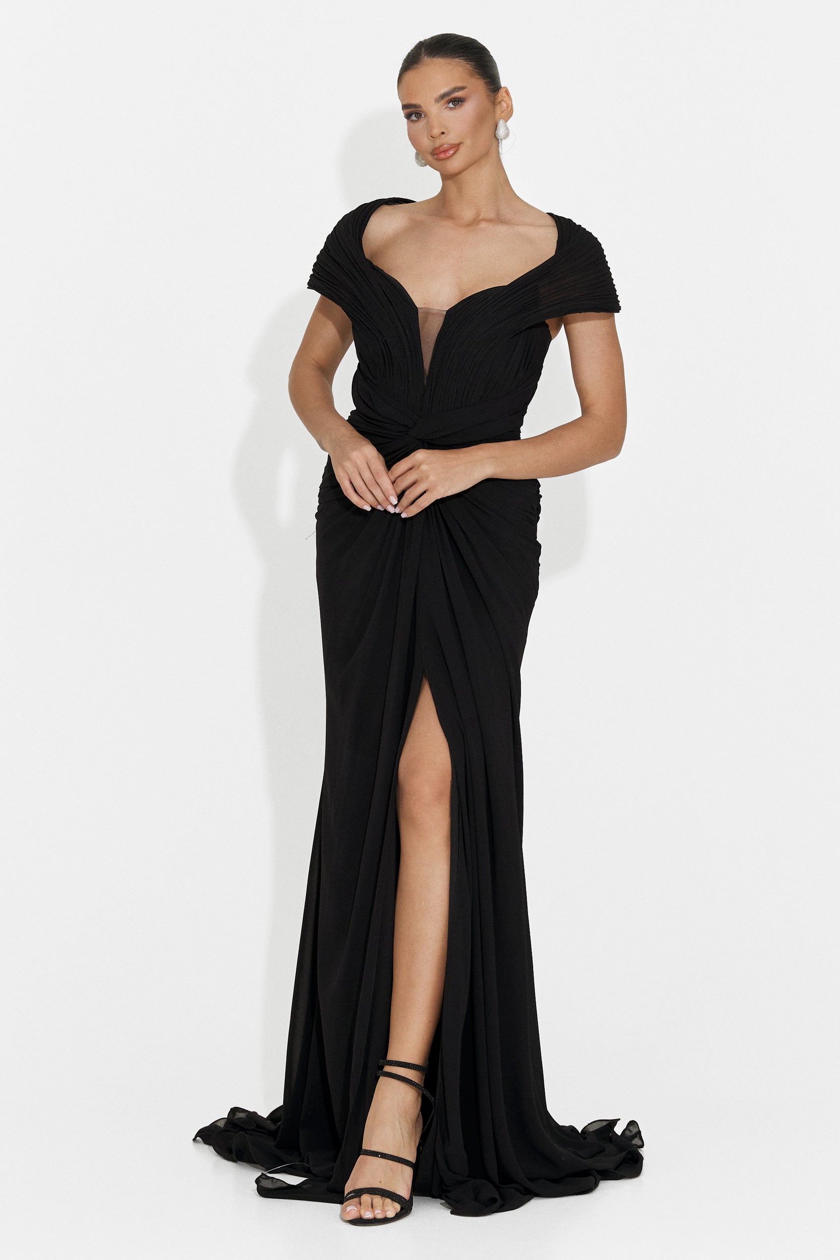 Lungo Vestito Nero da Donna di Emilia Bogas