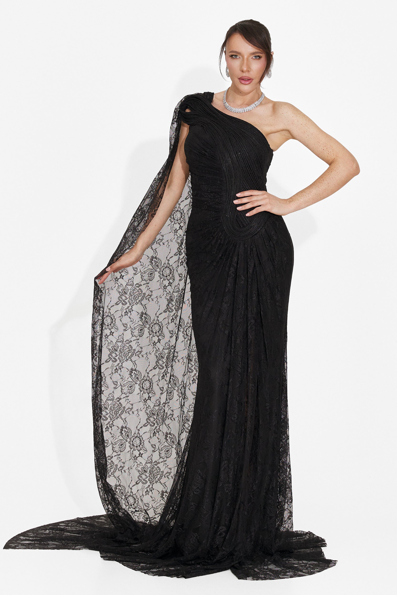 Lungo Vestito Nero da Donna di Heliena Bogas