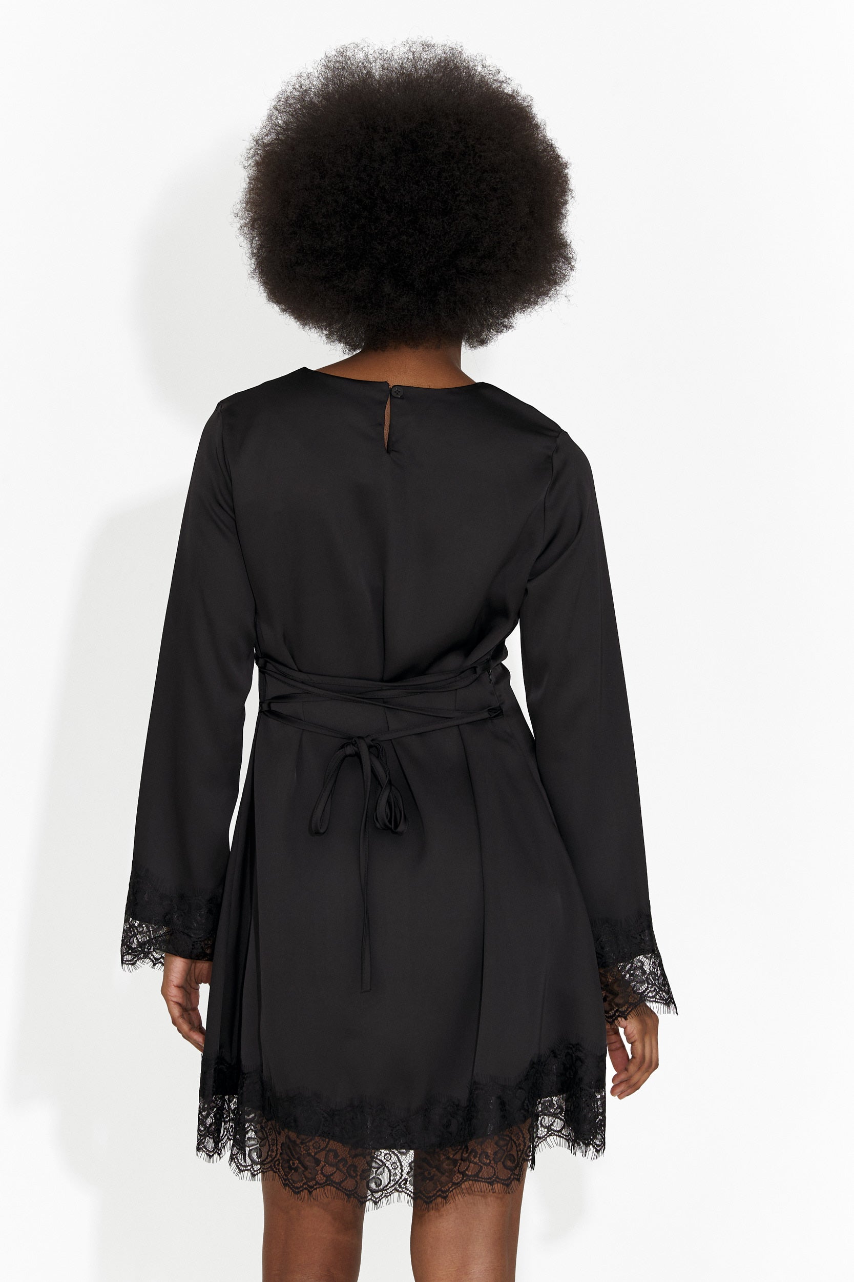 Vestito Corto Nero da Donna di Olmaria Bogas