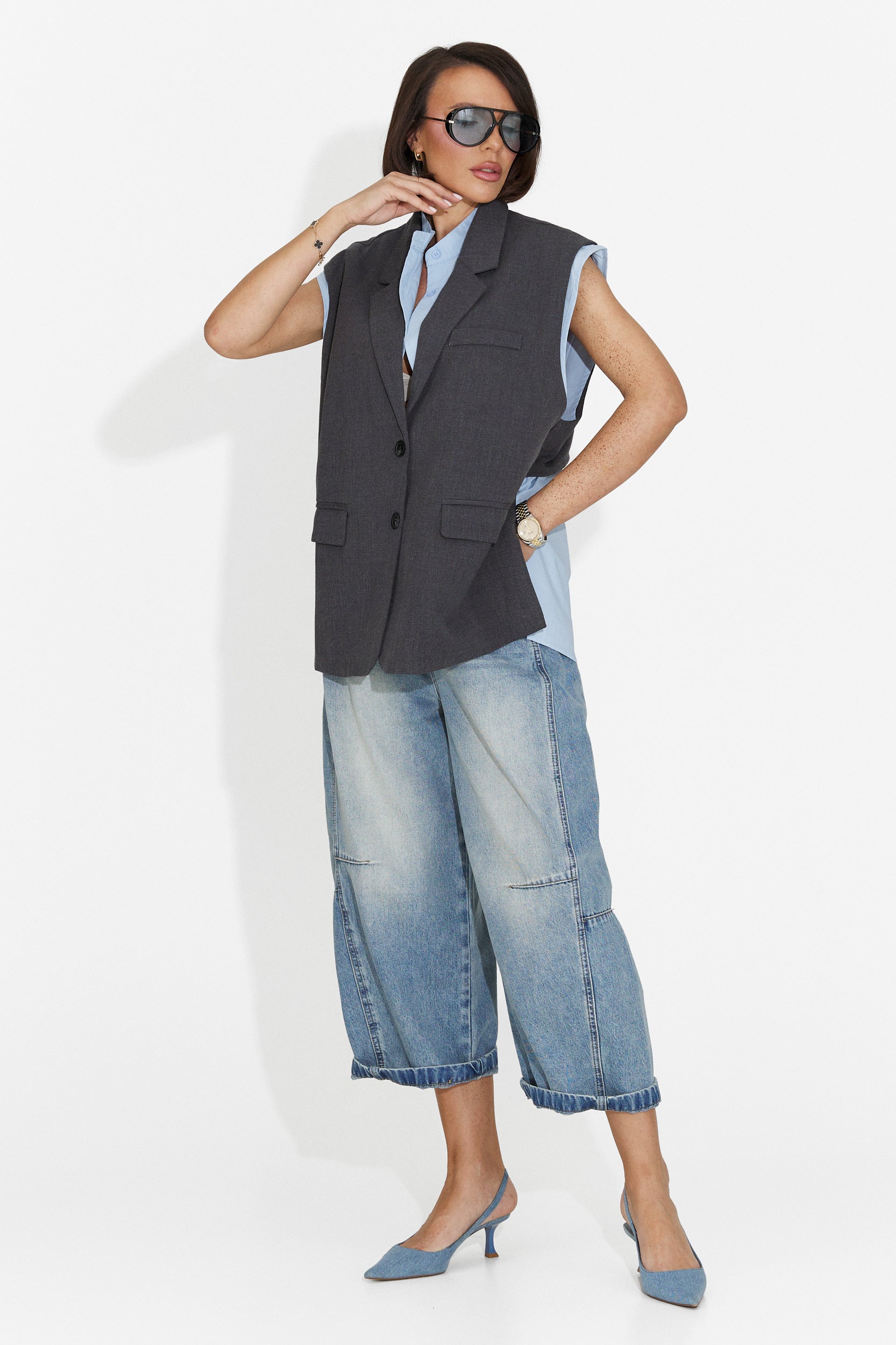 Elegante Gilet Grigio da Donna di Danya Bogas