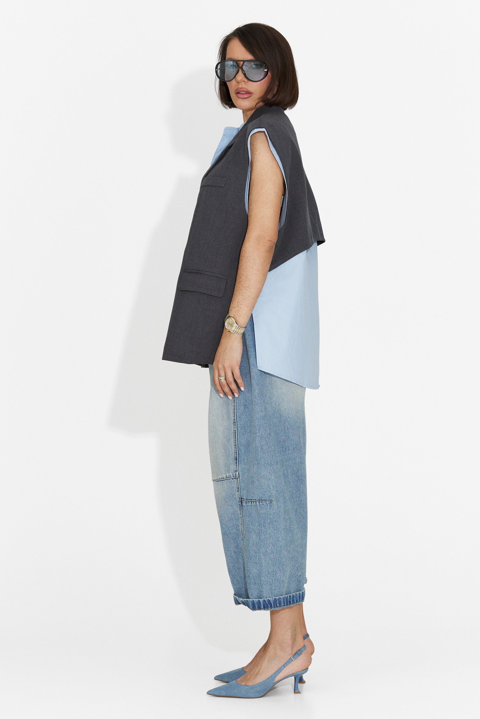 Elegante Gilet Grigio da Donna di Danya Bogas