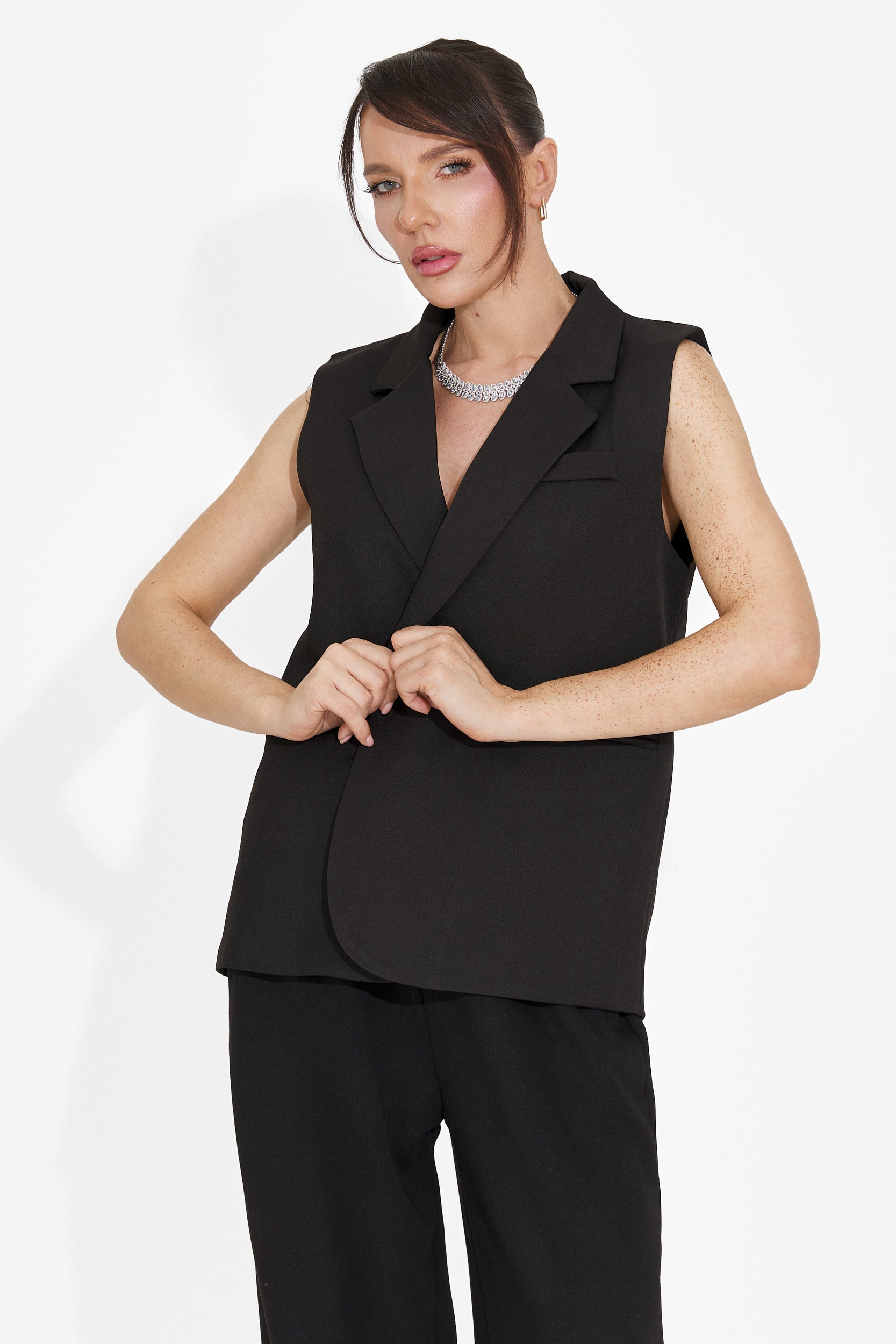 Elegante Gilet Nero da Donna di Ciela Bogas